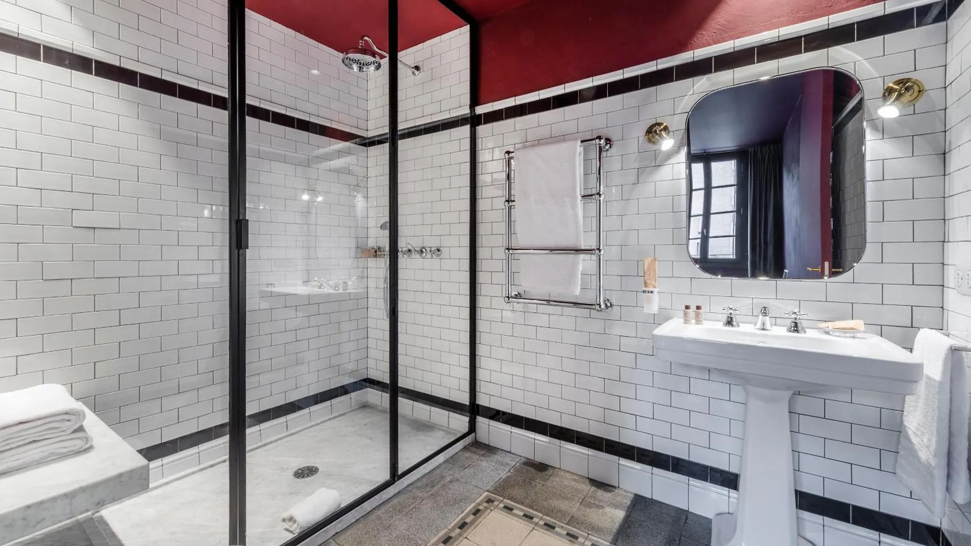 The Nine Suites - B Home Milano 0*,